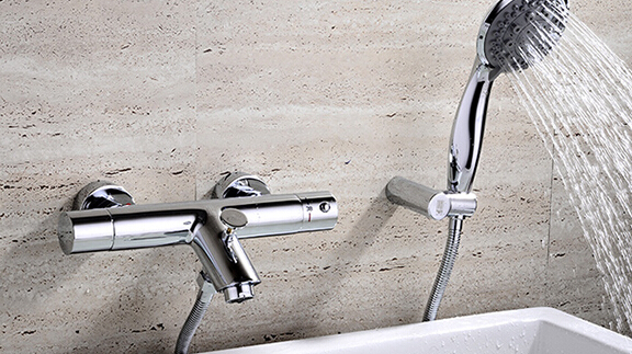 thermostatic bathtub