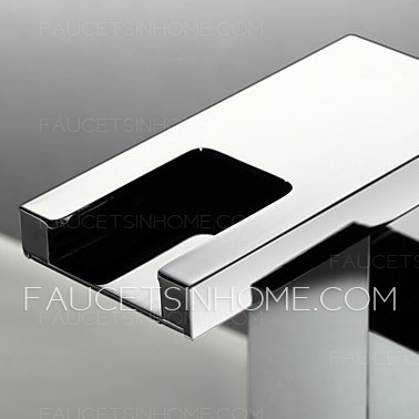 Designed Waterfall Sqaure Single Handle LED Automatic Sink Faucet