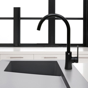 Simple Painting Goose Neck Shaped Black Faucet Kitchen