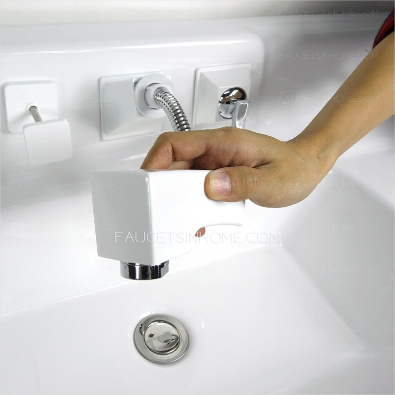 Fashion White Painting Wall Mount Pull Out Faucets